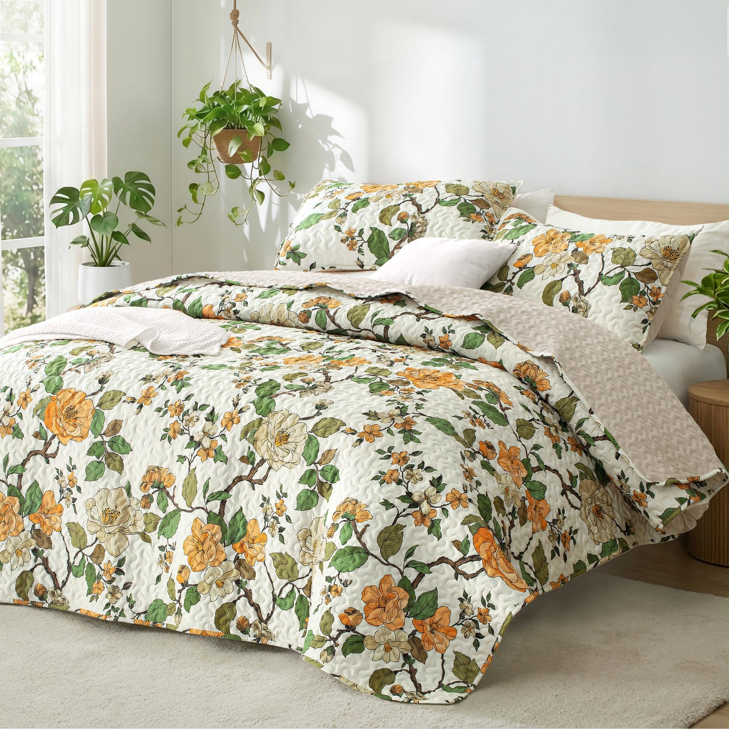 Exclusivo Mezcla Floral California King Size Quilt Bedding Set, Yellow Cal King Quilt with Spring Botanical Pattern, Reversible Lightweight Bedspreads Coverlets Bed Cover for All Seasons (112"x104")