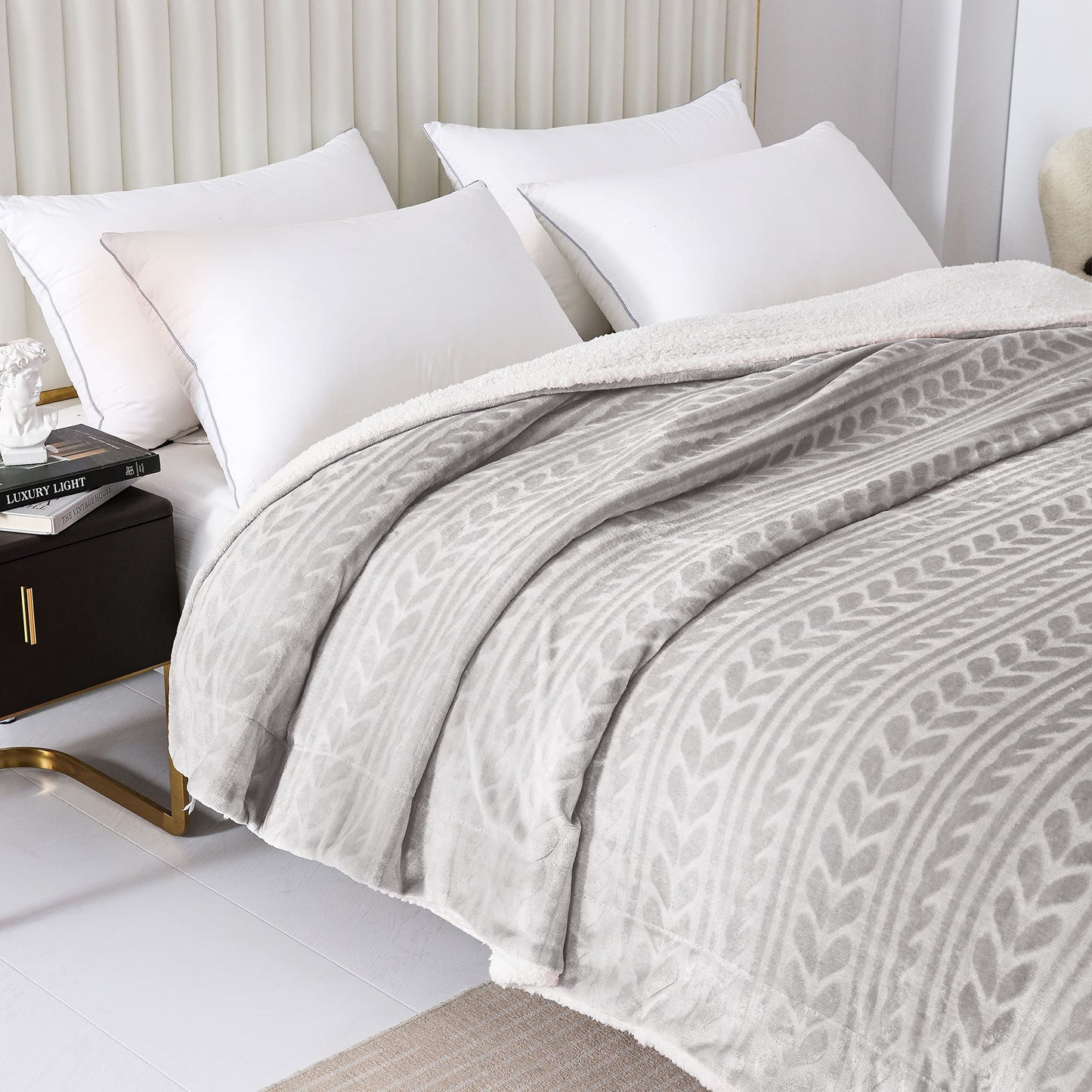 Exclusivo Mezcla Twin Size Sherpa Fleece Bed Blanket, Reversible Velvet Warm Blankets for Bed Couch Sofa, 90x66 Inches, Light Grey