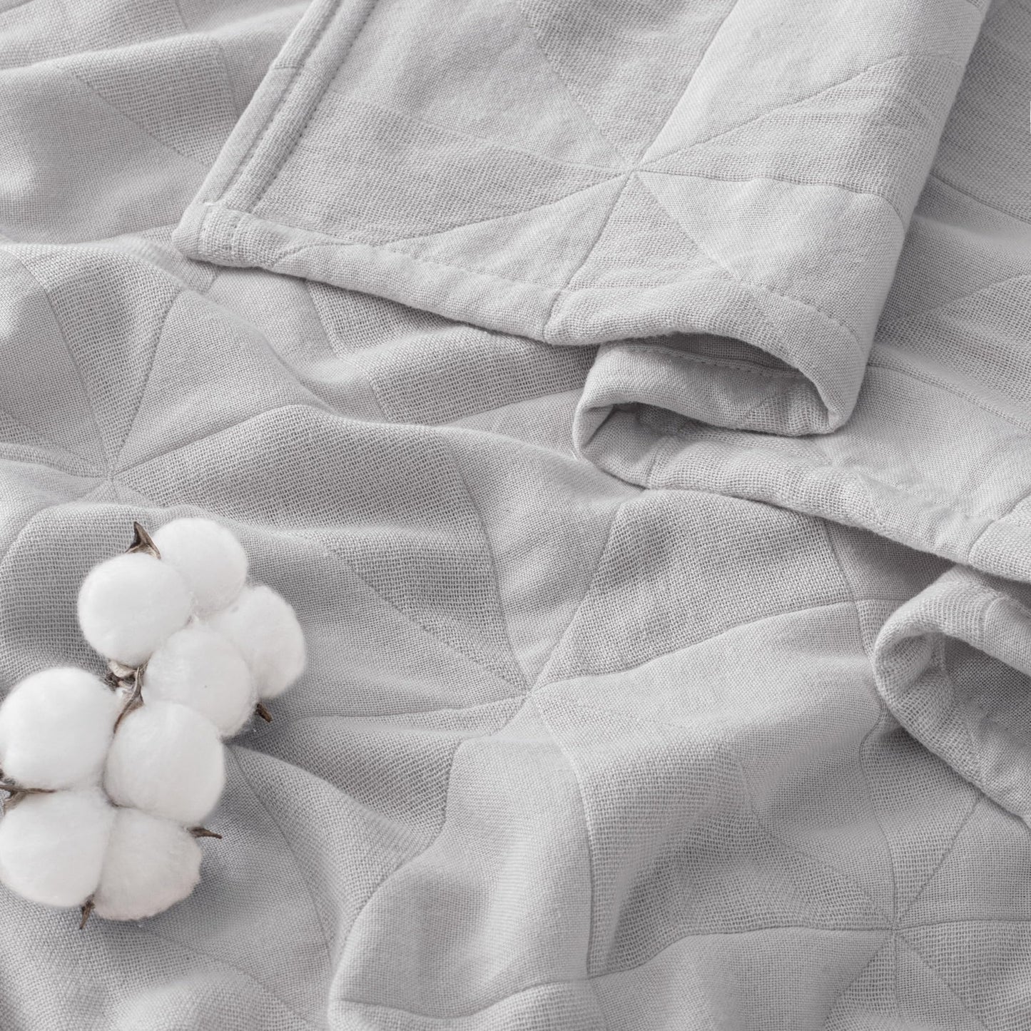 Exclusivo Mezcla 100% Cotton 4 Layers Muslin Blanket Queen Size for Bed, Moisture-wicking and Breathable Gauze Blanket with Geometric Pattern for Year Round Comfort, 90"x90", Light Grey