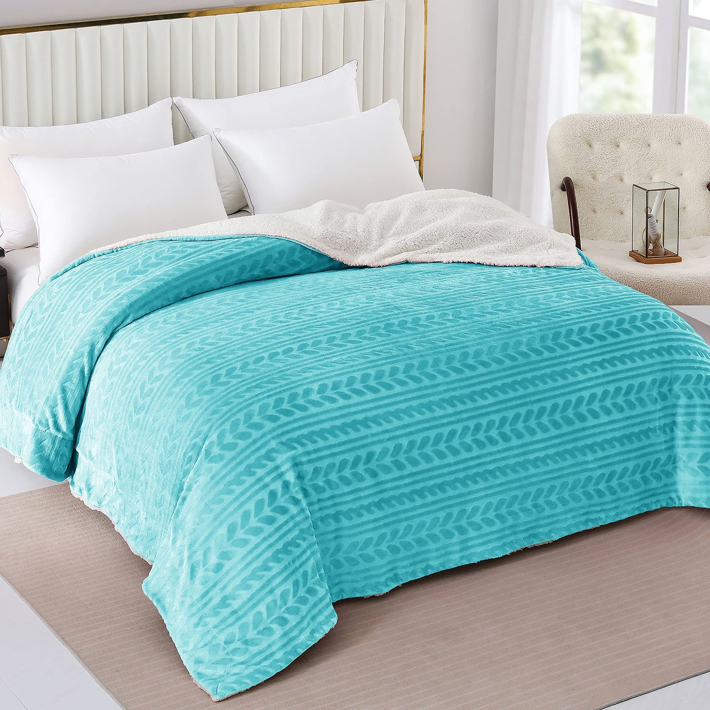 Exclusivo Mezcla Queen Size Sherpa Fleece Bed Blanket, Reversible Velvet Warm Blankets for Bed Couch Sofa, 90x90 Inches, Aqua Blue
