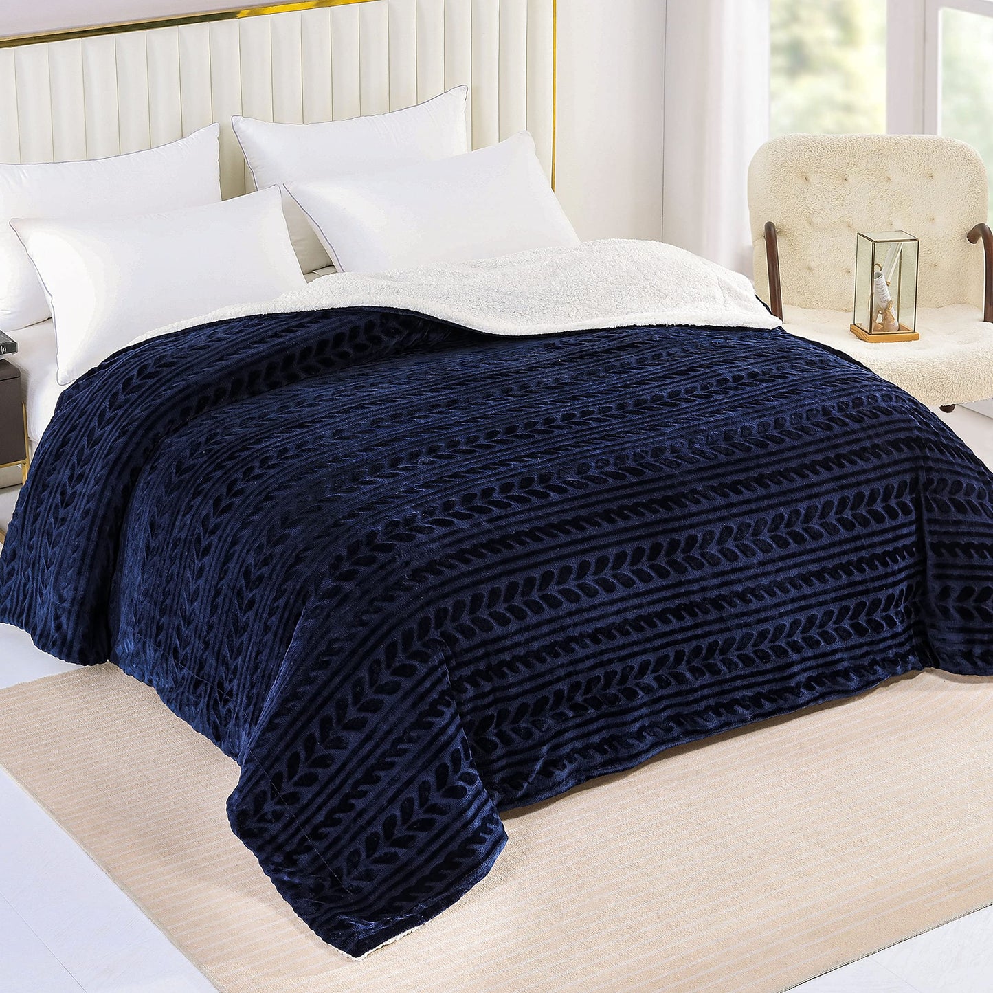 Exclusivo Mezcla Twin Size Sherpa Fleece Bed Blanket, Reversible Velvet Warm Blankets for Bed Couch Sofa, 90x66 Inches, Navy Blue
