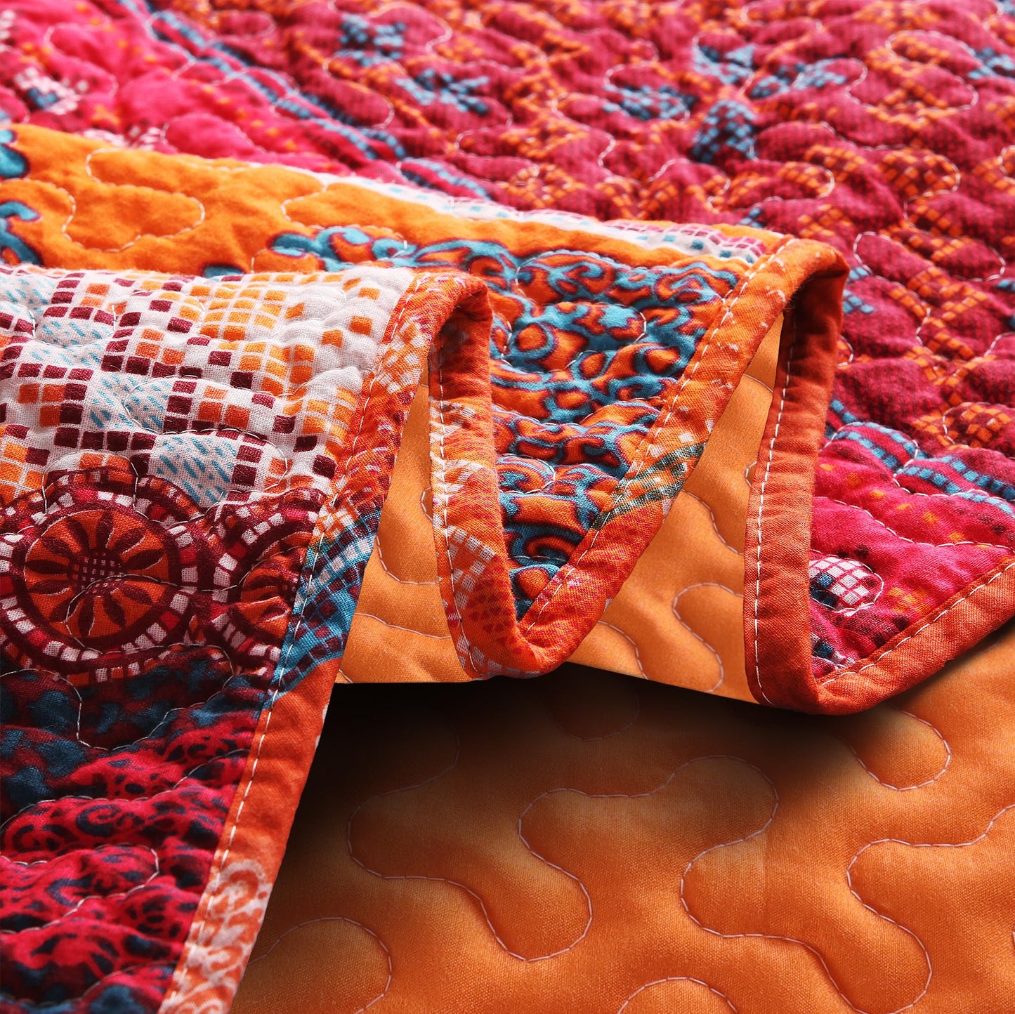Exclusivo Mezcla 50"x 60" Quilted Throw Blanket- Microfiber Quilt Throw with Boho Striped Pattern, Reversible Red and Orange Versatile Lap Quilt for All Seasons, Lightweight Throws for Bed/Couch/Sofa