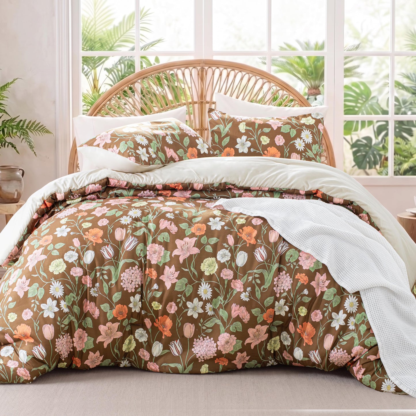 Exclusivo Mezcla Floral California King Comforter Set, 3 Pieces Lightweight Reversible Soft Bedding Comforters for All Seasons, Brown Botanical Flowers Pattern