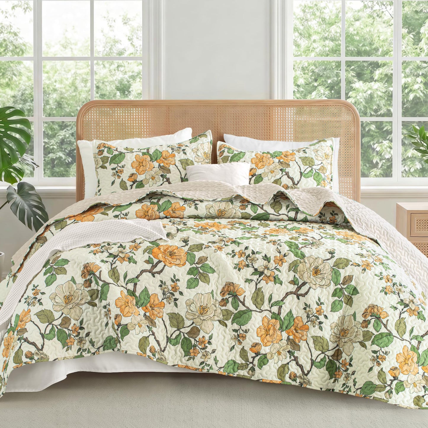 Exclusivo Mezcla Floral Quilts Queen Size, Yellow Queen Quilt Bedding set with Cottagecore Garden Pattern , Reversible Lightweight Spring Bedspreads Coverlets Bed Cover for All Seasons (92"x96"