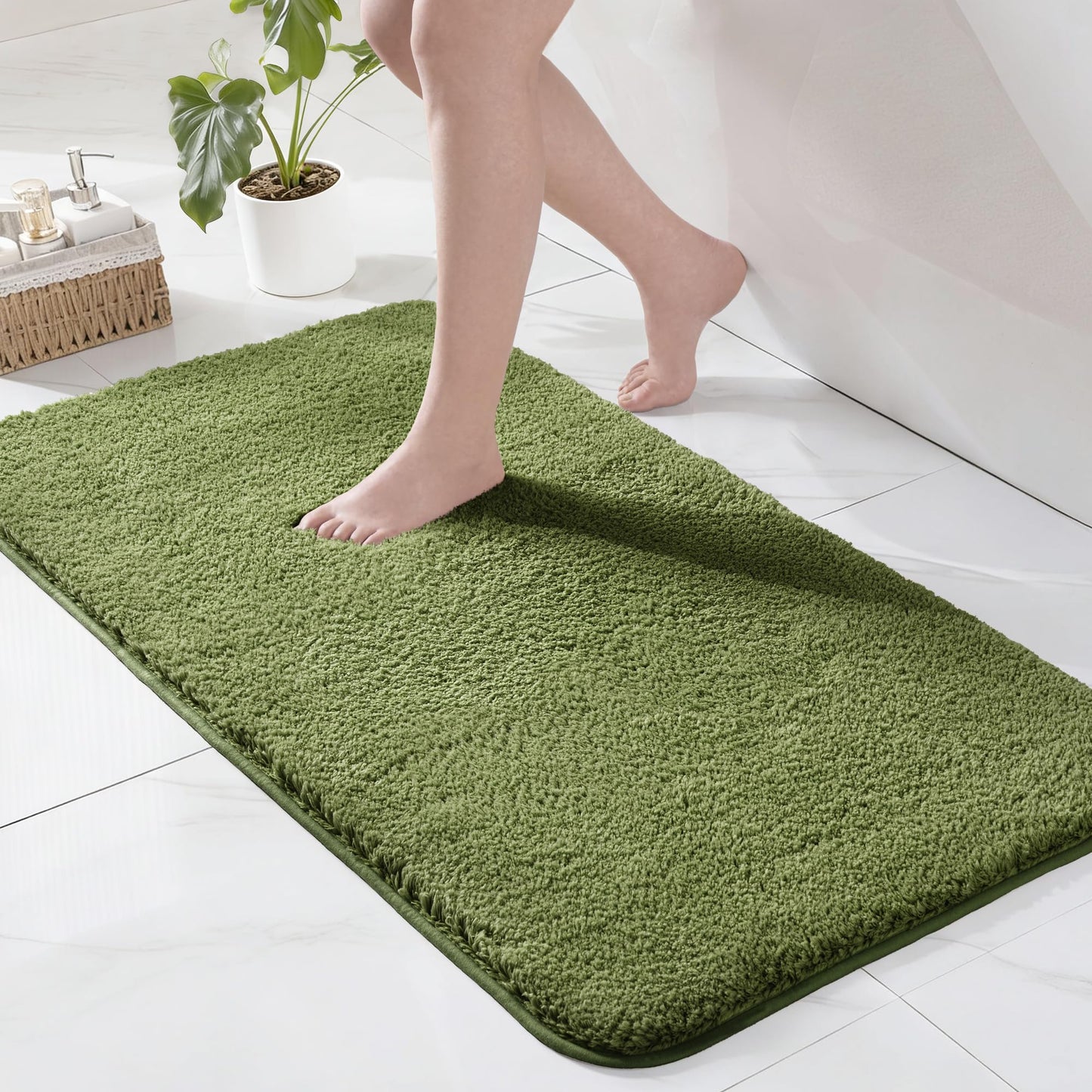Exclusivo Mezcla Bathroom Rugs Mat 24x36, Extra Soft Non Slip Absorbent Water Microfiber Bath Rugs, Machine Washable Quick Dry Bath Mats for Bathroom Floor, Shower, Home Decor, Solid Olive Green