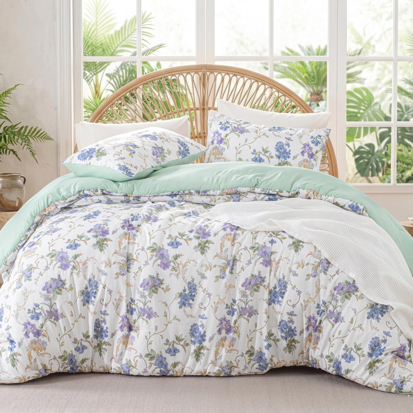 Exclusivo Mezcla Floral Full Comforter Set, 3 Pieces Lightweight Reversible Soft Bedding Comforters for All Seasons, Lilac Botanical Flowers Pattern