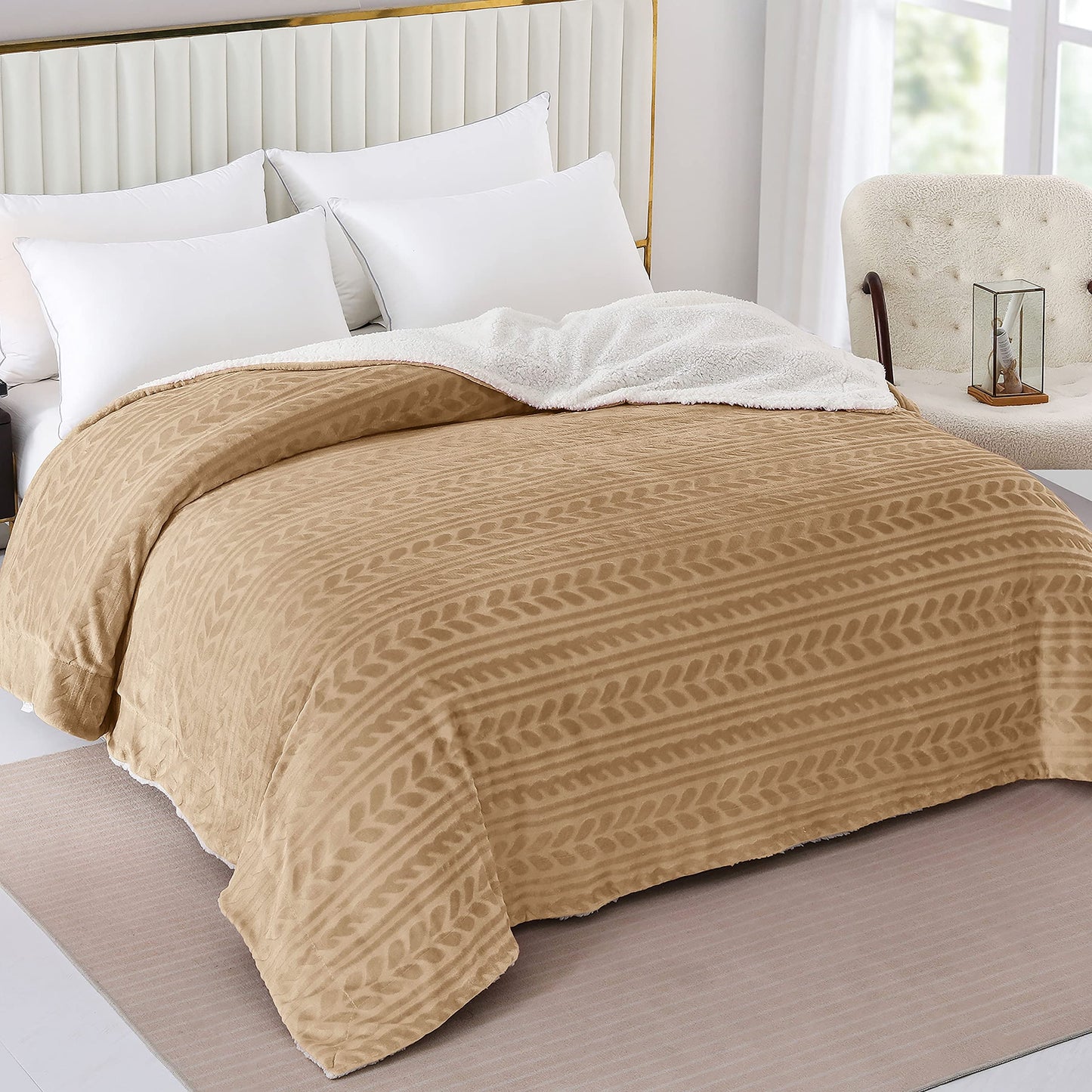 Exclusivo Mezcla King Size Sherpa Fleece Bed Blanket, Reversible Velvet Warm Blankets for Bed Couch Sofa, 90x104 Inches, Camel