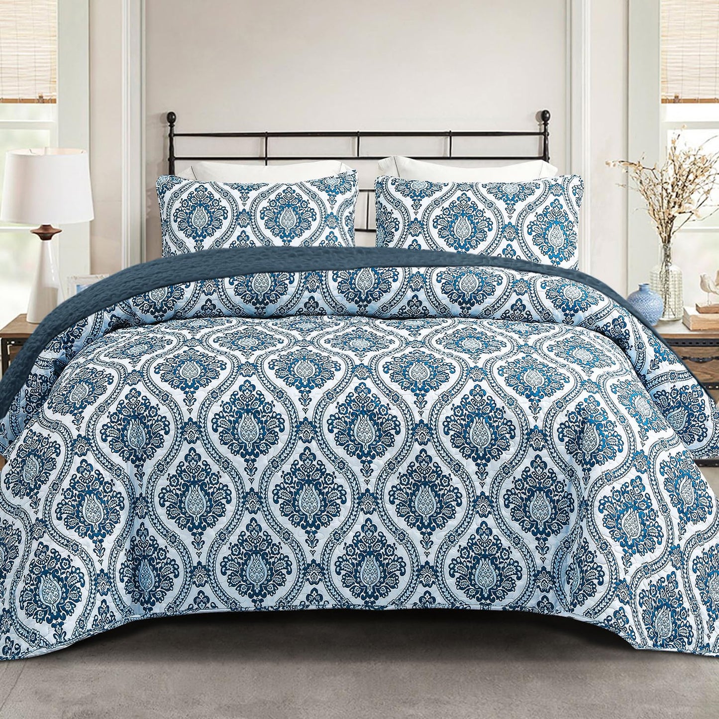Exclusivo Mezcla Reversible Boho Quilts King Size, Blue Bedspreads Lightweight Coverlet All Season Damask Quilt Bedding Set with Printed Floral Pattern (1 Quilt, 2 Pillow Shams)
