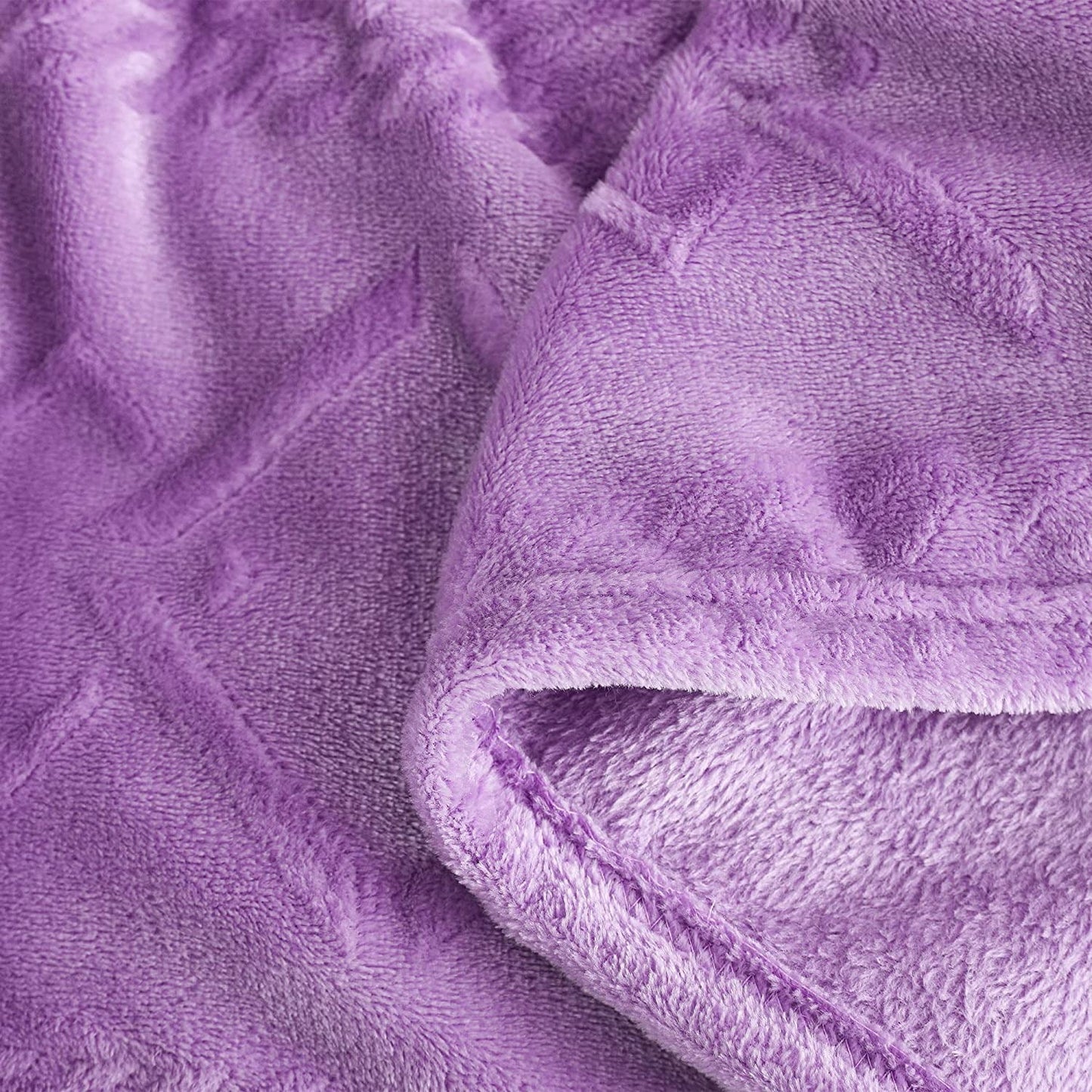 Exclusivo Mezcla King Size Soft Bed Blanket, Warm Fuzzy Luxury Bed Blankets, Decorative Geometry Pattern Plush Throw Blanket for Bed, 90x104 Inches, Lilac Purple