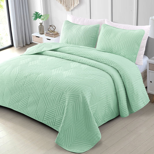 Exclusivo Mezcla Ultrasonic Full Queen Quilt Bedding Set, Lightweight Sage Green Bedspreads Soft Modern Geometric Coverlet Set for All Seasons (1 Quilt and 2 Pillow Shams)