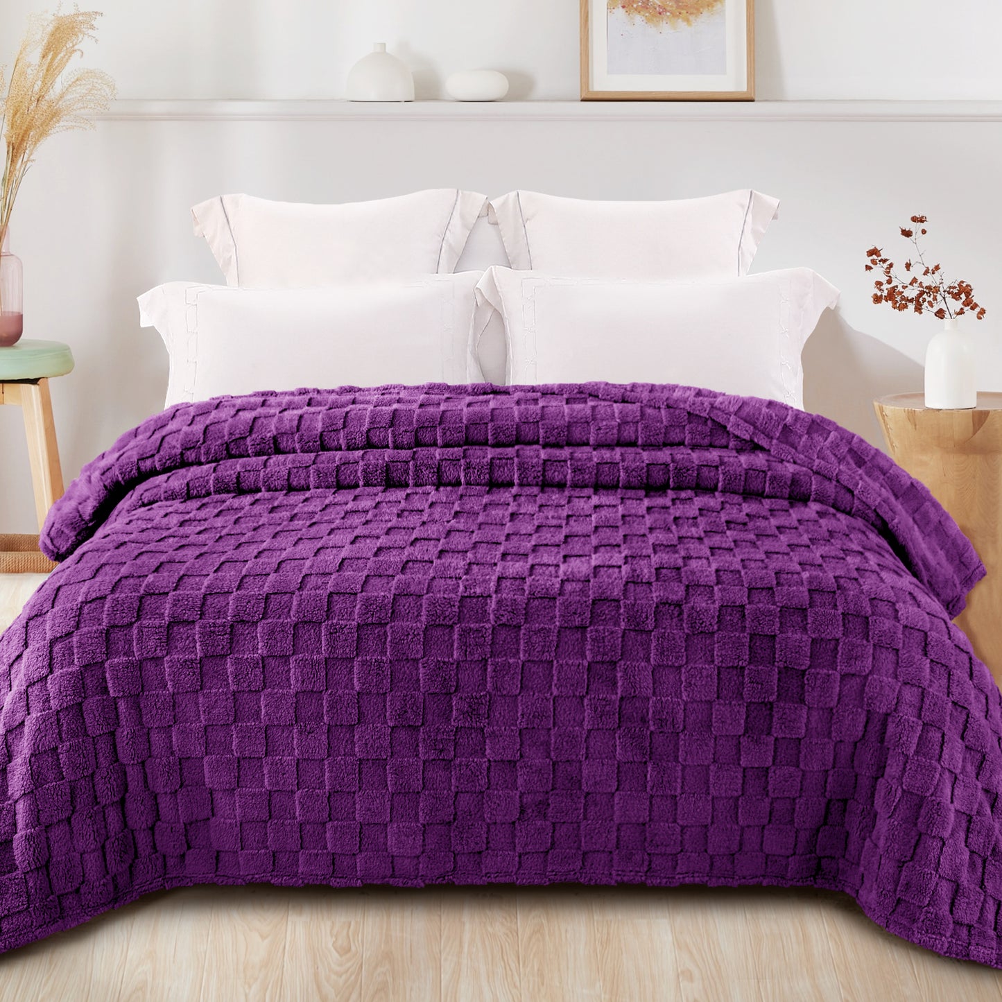 Exclusivo Mezcla King Size Flannel Fleece Blanket, Super Soft 3D Checkered Jacquard Bed Blanket, Cozy Fluffy Lightweight Blanket for All Seasons, 90x104 Inches, Purple Blanket