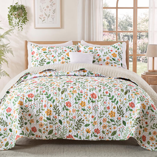 Exclusivo Mezcla Floral California King Size Quilt Bedding Set, White Cal King Quilt with Spring Botanical Pattern, Reversible Lightweight Bedspreads Coverlets Bed Cover for All Seasons (112"x104")