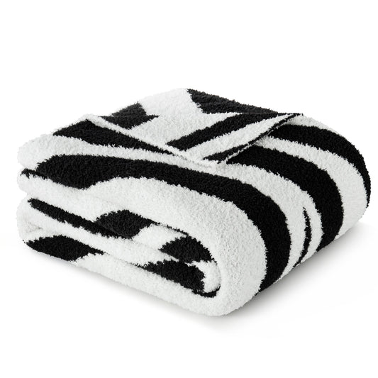 Exclusivo Mezcla Checkered Knit Throw Blanket, Ultra Soft Cozy Fluffy Blankets, Lightweight Fuzzy Plush Throw for Couch and Bed, Black and White, 50"x60"