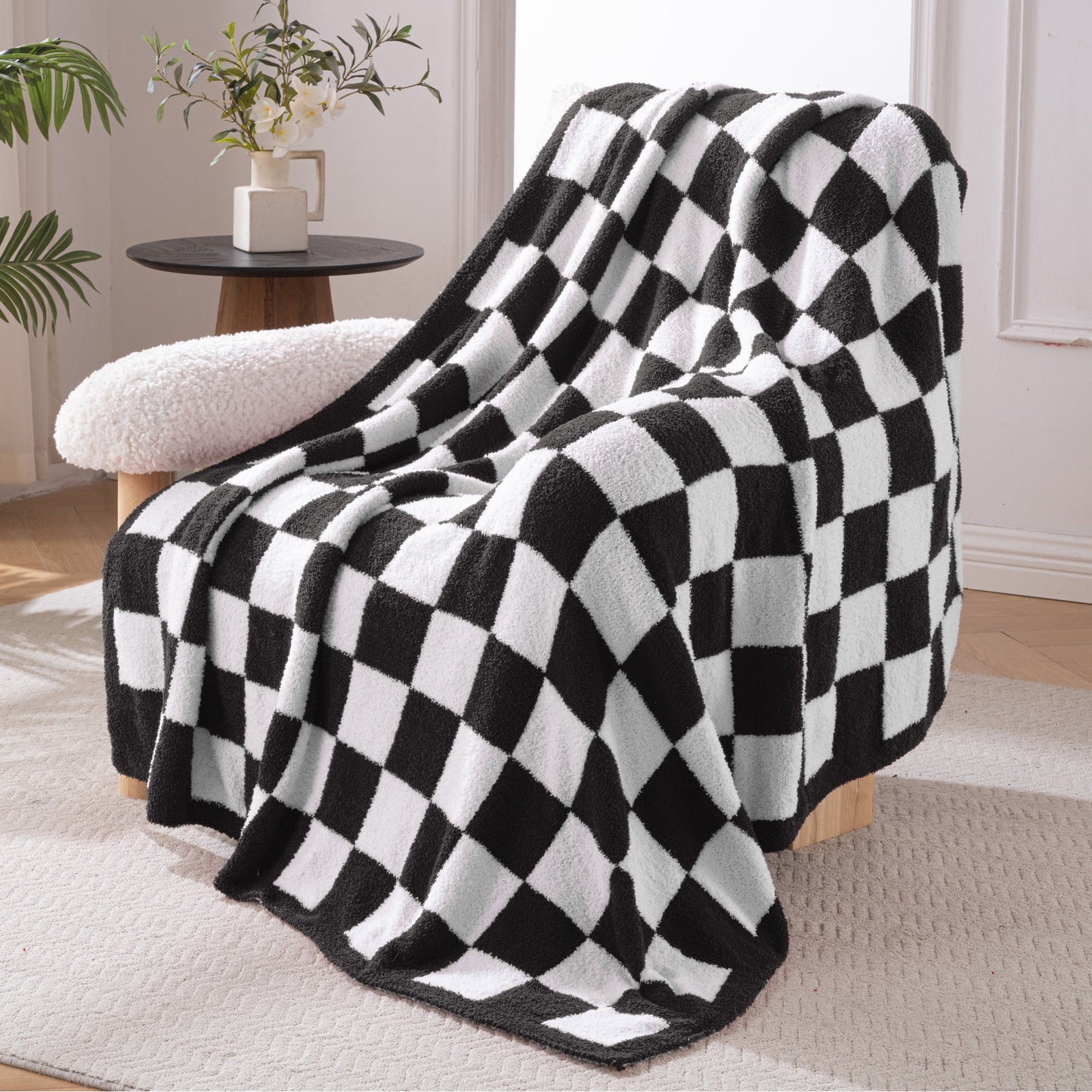 Exclusivo Mezcla Checkered Knit Throw Blanket, Ultra Soft Cozy Fluffy Checkerboard Blankets, Lightweight Fuzzy Plush Throw for Couch and Bed, Black, 50"x60"