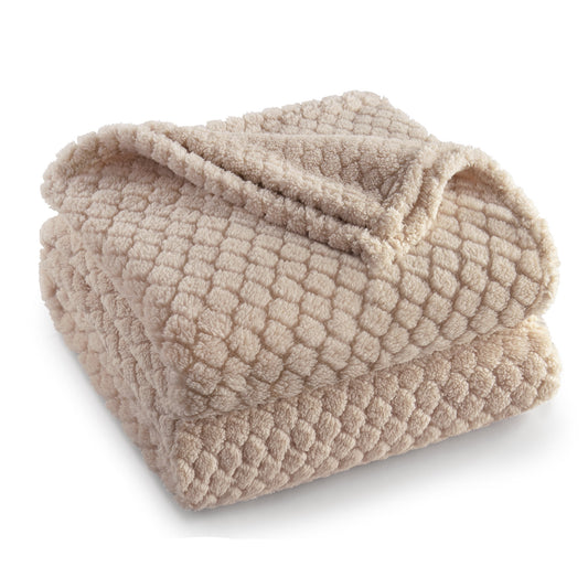 Exclusivo Mezcla Fleece Throw Blanket for Couch, Super Soft Jacquard Bed Blanket, Lightweight Fuzzy Warm for All Seasons, 50x60 Inches, Camel
