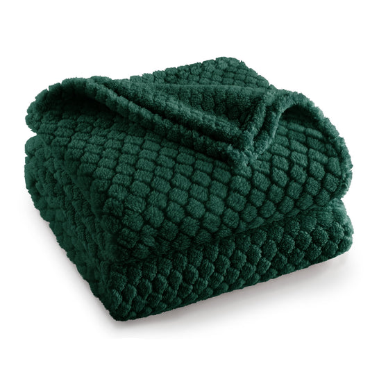 Exclusivo Mezcla Fleece Throw Blanket for Couch, Super Soft Jacquard Bed Blanket, Lightweight Fuzzy Warm for All Seasons, 50x60 Inches, Forest Green