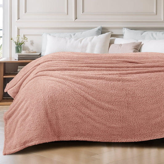 Exclusivo Mezcla Fuzzy Fleece Bed Blanket, Lightweight Fluffy Solid Velvet Blankets King Size, Suitable for All Seasons, 90x104 Inches, Dusty Pink