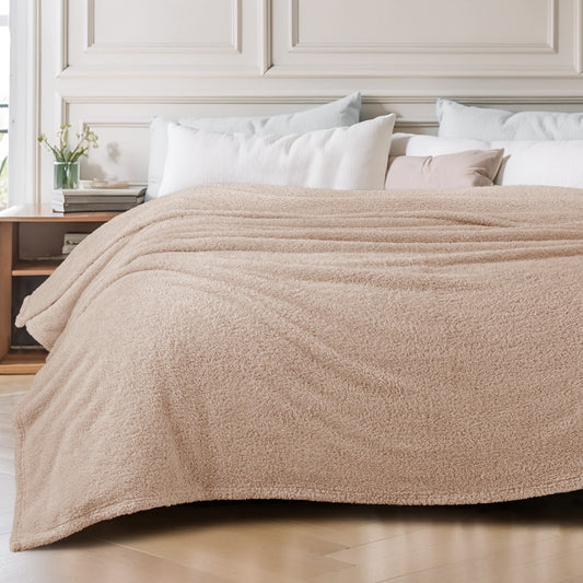 Exclusivo Mezcla Fuzzy Fleece Bed Blanket, Lightweight Fluffy Solid Velvet Blankets Queen Size, Suitable for All Seasons, 90x90 Inches, Camel