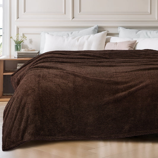 Exclusivo Mezcla Fuzzy Fleece Bed Blanket, Lightweight Fluffy Solid Velvet Blankets Twin Size Suitable for All Seasons, 60x80 Inches, Coffee