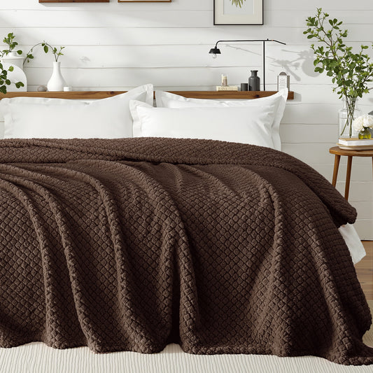 Exclusivo Mezcla King Size Flannel Fleece Blanket, Super Soft Jacquard Bed Blanket, Lightweight Fuzzy Warm for All Seasons, 90x104 Inches, Coffee