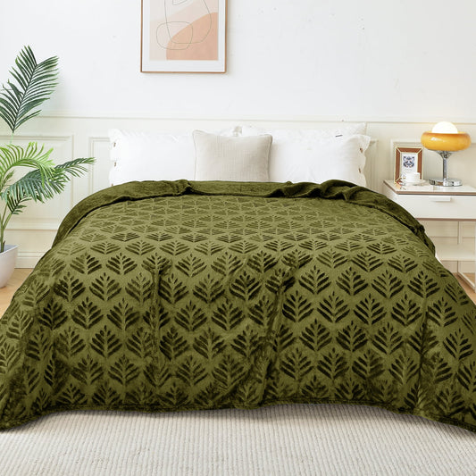 Exclusivo Mezcla King Size Fleece Blanket for Bed, Leaves Pattern Super Soft and Cozy Blankets, Plush Fuzzy Lightweight, Olive Green, 90"x104"