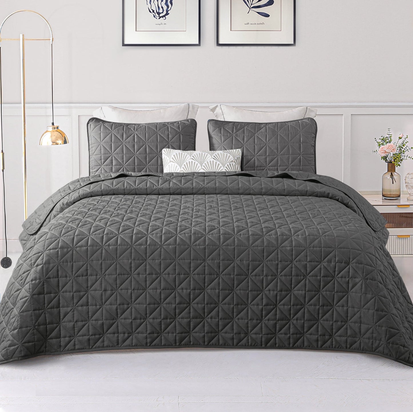 Exclusivo Mezcla King Size Quilt Bedding Set, Lightweight Soft Grey King Bedspreads Coverlets with Geometric Stitched Pattern