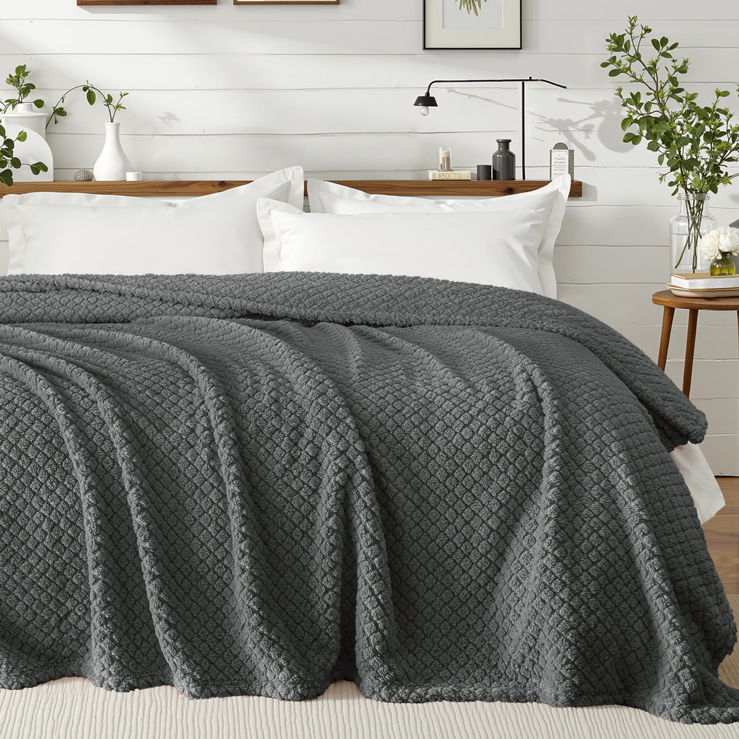 Exclusivo Mezcla Queen Size Flannel Fleece Blanket, Super Soft Jacquard Bed Blanket, Lightweight Fuzzy Warm for All Seasons, 90x90 Inches, Dark Grey