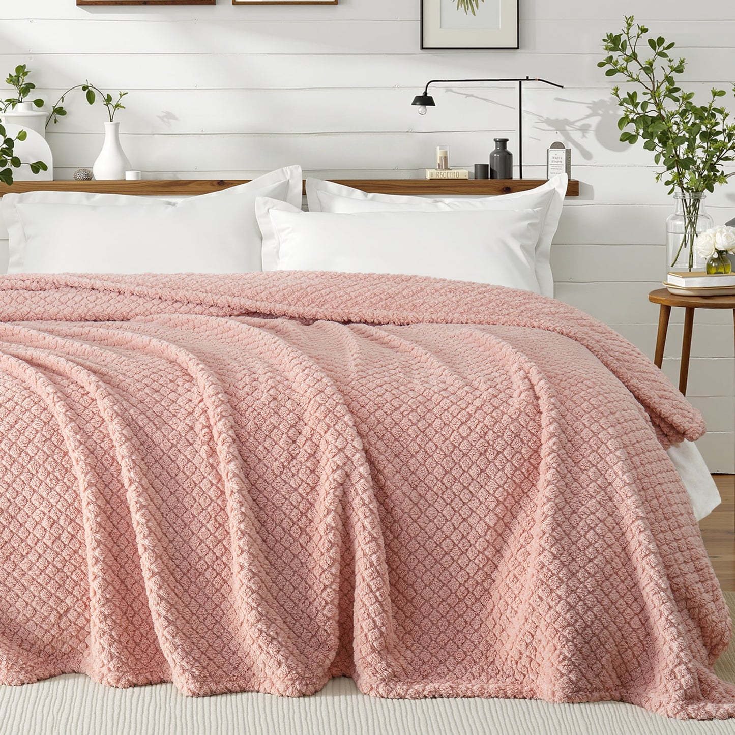 Exclusivo Mezcla Twin Size Flannel Fleece Blanket, Super Soft Jacquard Bed Blanket, Lightweight Fuzzy Warm for All Seasons, 60x80 Inches, Pink