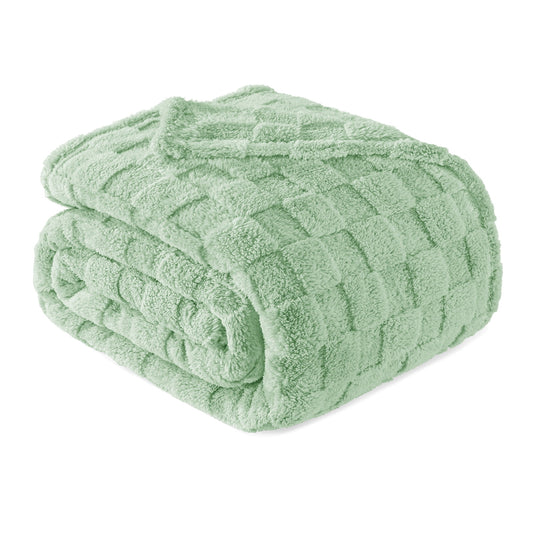 Exclusivo Mezcla Twin Size Flannel Fleece Blanket, Super Soft Warm Lightweight Checkered Pattern Blanket for All Seasons, Sage Green, 60"x80"