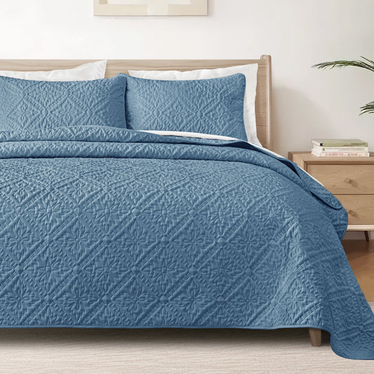 Exclusivo Mezcla Queen Quilt Bedding Set, Lightweight Soft Bedspreads Coverlets with 2 Pillow Shams, Modern Bluish Grey Quilts Queen Full Size for All Seasons