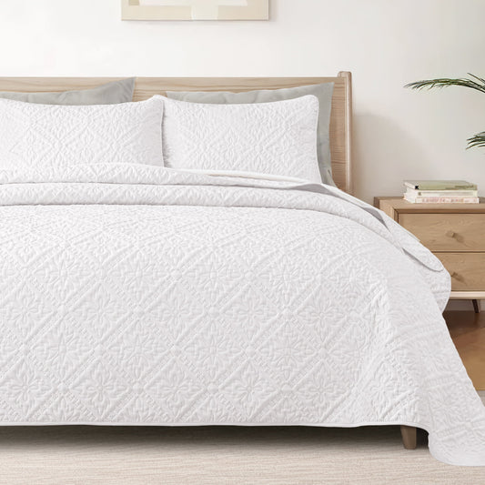Exclusivo Mezcla King Quilt Bedding Set, Lightweight Soft Bedspreads Coverlets with 2 Pillow Shams, Modern White Oversized Quilts King Size for All Seasons