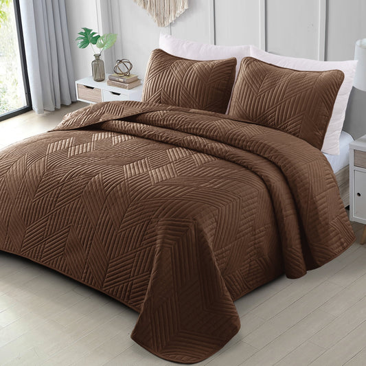 Exclusivo Mezcla Ultrasonic Full Queen Quilt Bedding Set, Lightweight Brown Bedspreads Soft Modern Geometric Coverlet Set for All Seasons (1 Quilt and 2 Pillow Shams)