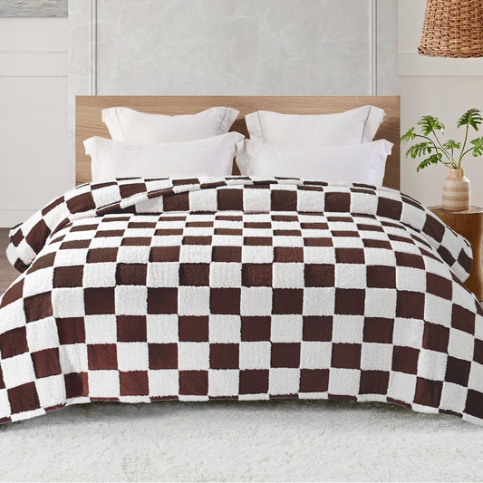 Exclusivo Mezcla Fleece Blanket Queen, Cozy Lightweight Fuzzy Checkered Blanket for Bed, Suitable for All Season, Coffee, 90" x 90"