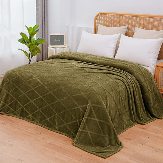 Exclusivo Mezcla King Size Flannel Fleece Blanket, 90x104 Inches Soft Diamond Geometry Pattern Velvet Plush Blanket for Bed, Cozy, Warm, Lightweight and Decorative Olive Green Blanket