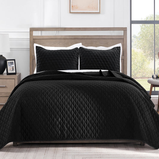 Exclusivo Mezcla California King Quilt Bedding Set with Pillow Shams, Lightweight Quilts Cal Oversized King Size, Soft Bedspreads Bed Coverlets for All Seasons - (Black, 112"x104")