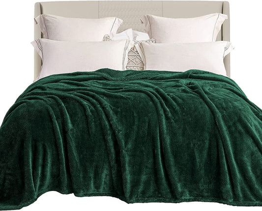 Exclusivo Mezcla Plush Fuzzy Fleece Twin Size Bed Blanket, Super Soft Fluffy and Thick Blankets for Travel Bed and Couch (Forest Green, 90x66 inches)