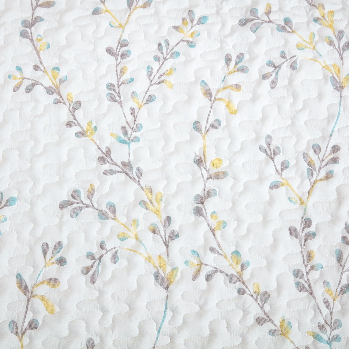 Exclusivo Mezcla Microfiber Flower Pattern Quilted Throw Blanket for Bed, Soft and Lightweight Throw Quilt (60"x 80", White)