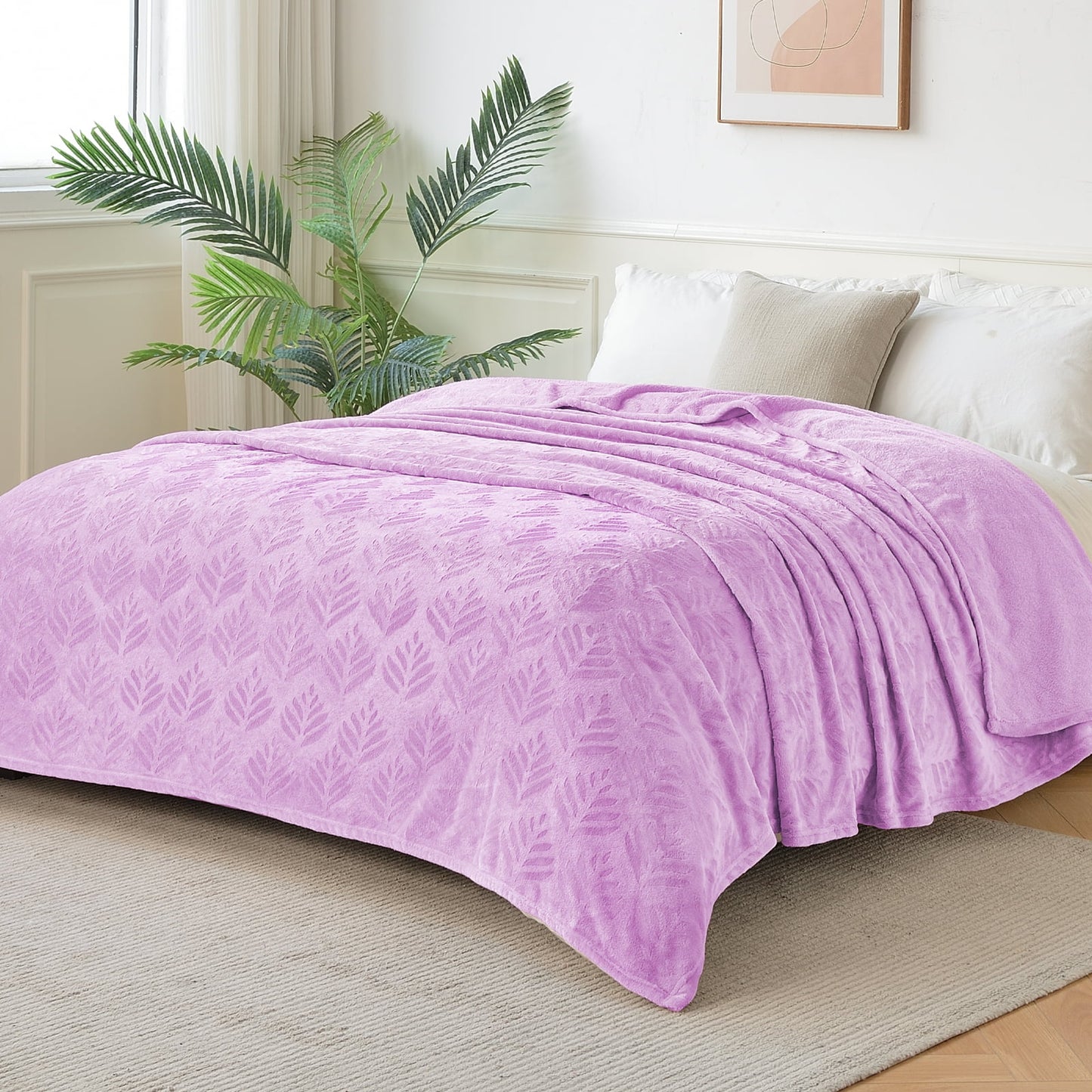 Exclusivo Mezcla King size Fleece Blanket for Bed, Super Soft and Warm Lilac Purple Blankets for All Seasons, Plush Fuzzy and Thick Flannel Fleece Bed Blanket, 90x104 Inch