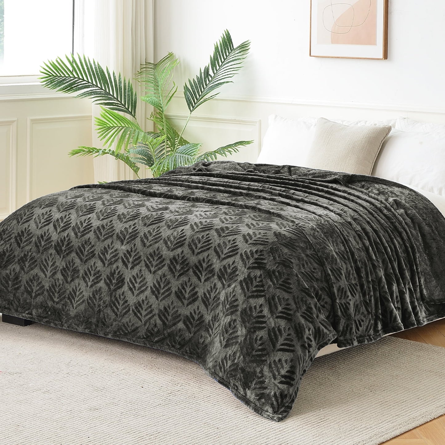 Exclusivo Mezcla King size Fleece Blanket for Bed, Super Soft and Warm Grey Blankets for All Seasons, Plush Fuzzy and Thick Flannel Fleece Bed Blanket, 90x104 Inch