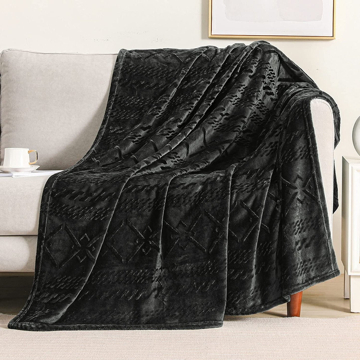Exclusivo Mezcla Soft Throw Blanket, Large Fuzzy Fleece Blanket, Decorative Geometry Pattern Plush Throw Blanket for Couch/Sofa/Bed, 50x60 Inches, Black