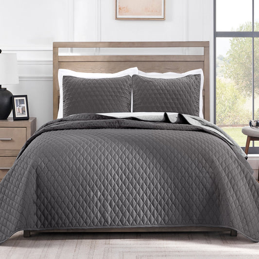 Exclusivo Mezcla California King Quilt Bedding Set with Pillow Shams, Lightweight Quilts Cal Oversized King Size, Soft Bedspreads Bed Coverlets for All Seasons - (Grey, 112"x104")