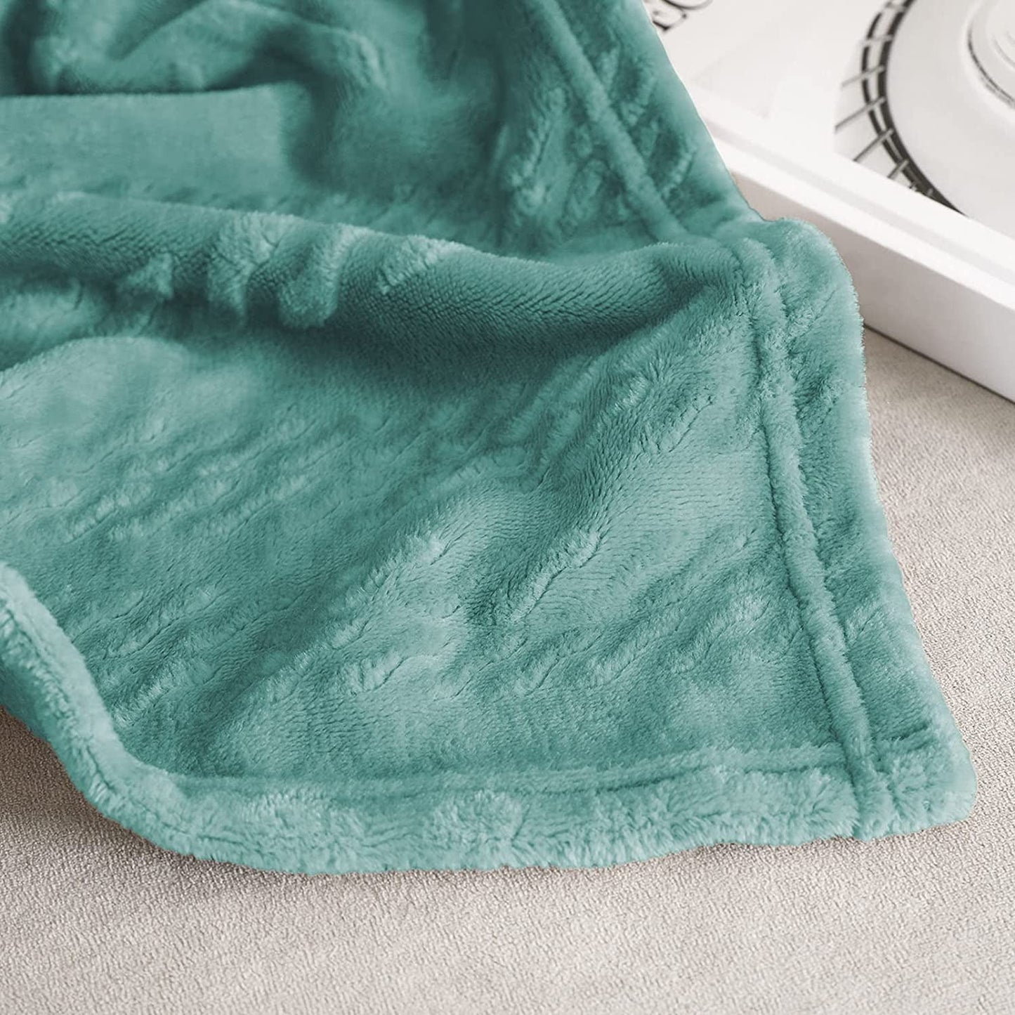 Exclusivo Mezcla Soft Throw Blanket, Large Fuzzy Fleece Blanket, Decorative Geometry Pattern Plush Throw Blanket for Couch/Sofa/Bed, 50"x60",Celadon