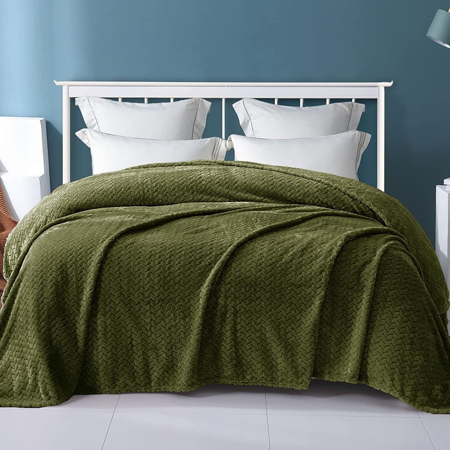 Exclusivo Mezcla Queen Size Flannel Fleece Blanket, 90x90 Inches Soft Jacquard Weave Leaves Pattern Velvet Plush Blanket for Bed, Cozy, Warm, Lightweight and Decorative Olive Green Blanket
