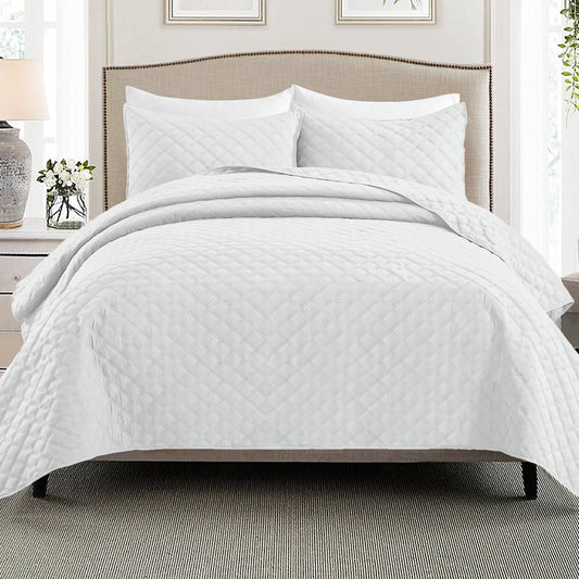 Exclusivo Mezcla 3-Piece White King Size Quilt Set, Box Pattern Ultrasonic Lightweight and Soft Quilts/Bedspreads/Coverlets/Bedding Set (1 Quilt, 2 Pillow Shams) for All Seasons
