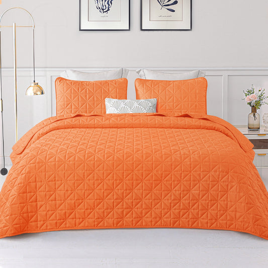 Exclusivo Mezcla King Size Quilt Bedding Set for All Seasons, Lightweight Soft Orange Quilts King Size Bedspreads Coverlets Bed Cover with Geometric Stitched Pattern, (1 Quilt, 2 Pillow Shams)