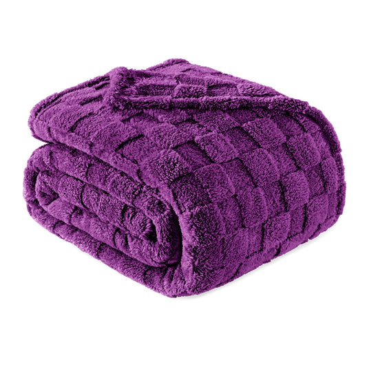 Exclusivo Mezcla King Size Flannel Fleece Blanket, Super Soft 3D Checkered Jacquard Bed Blanket, Cozy Fluffy Lightweight Blanket for All Seasons, 90x104 Inches, Purple Blanket