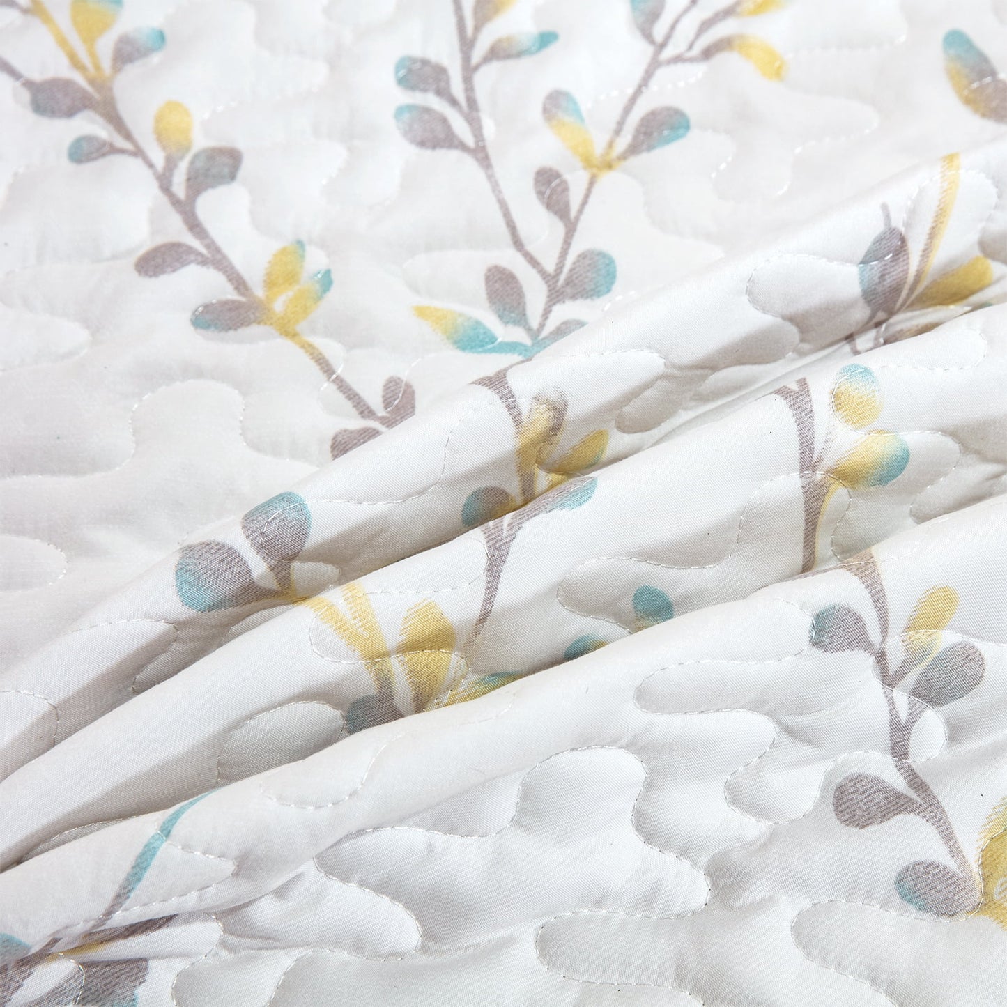 Exclusivo Mezcla Microfiber Flower Pattern Quilted Throw Blanket for Bed, Soft and Lightweight Throw Quilt (60"x 80", White)