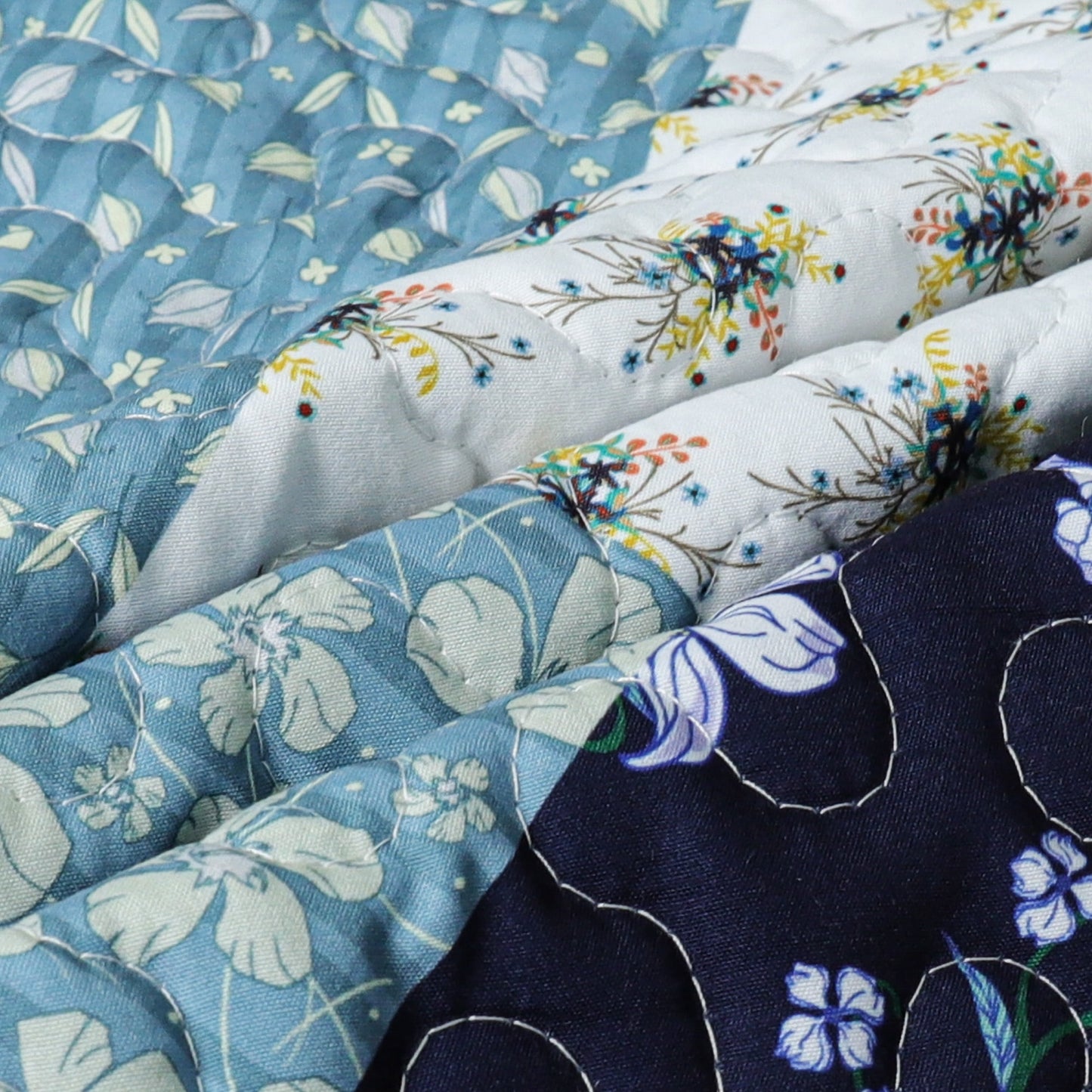 Exclusivo Mezcla Microfiber Boho Patchwork Pattern Quilted Throw Blanket for Bed/Couch/Sofa, Soft and Lightweight (50"x 60", Blue)