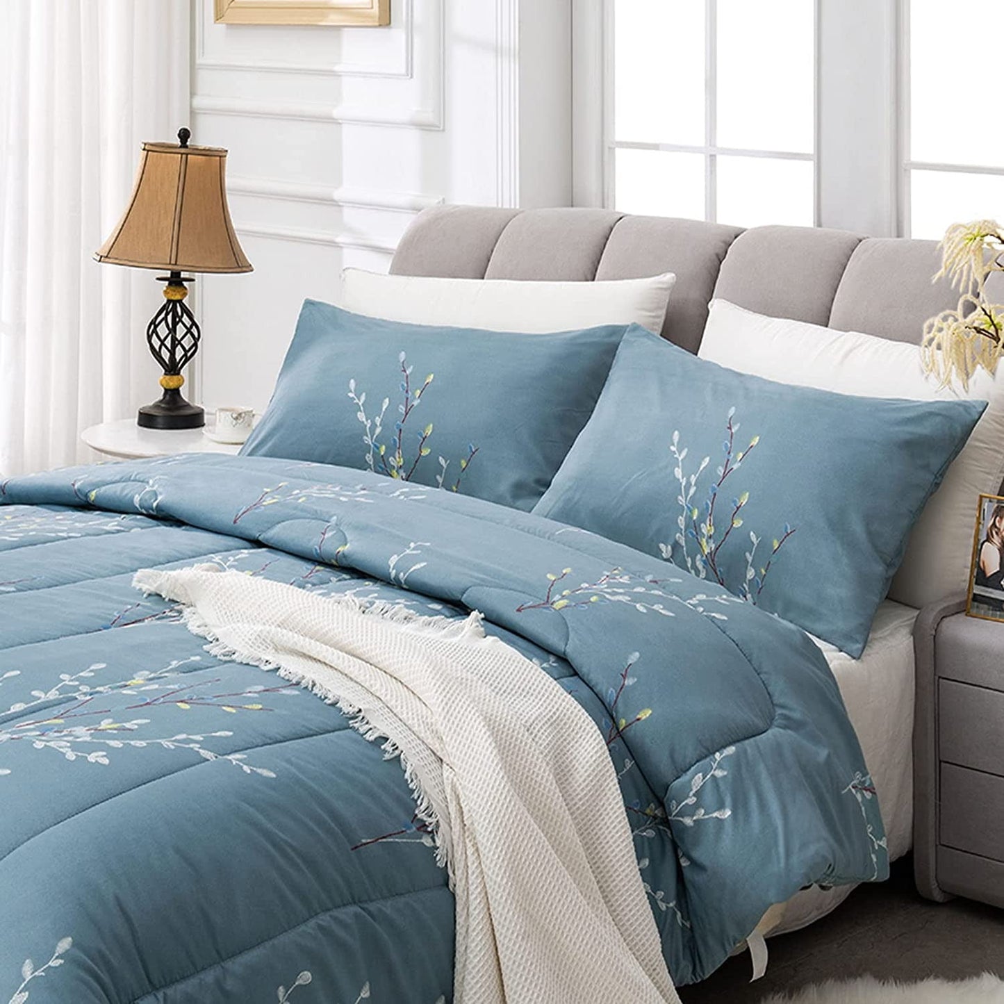 Exclusivo Mezcla 2-Piece Floral Twin Comforter Set, Microfiber Bedding Down Alternative Comforter for All Seasons with 1 Pillow Sham, Blue