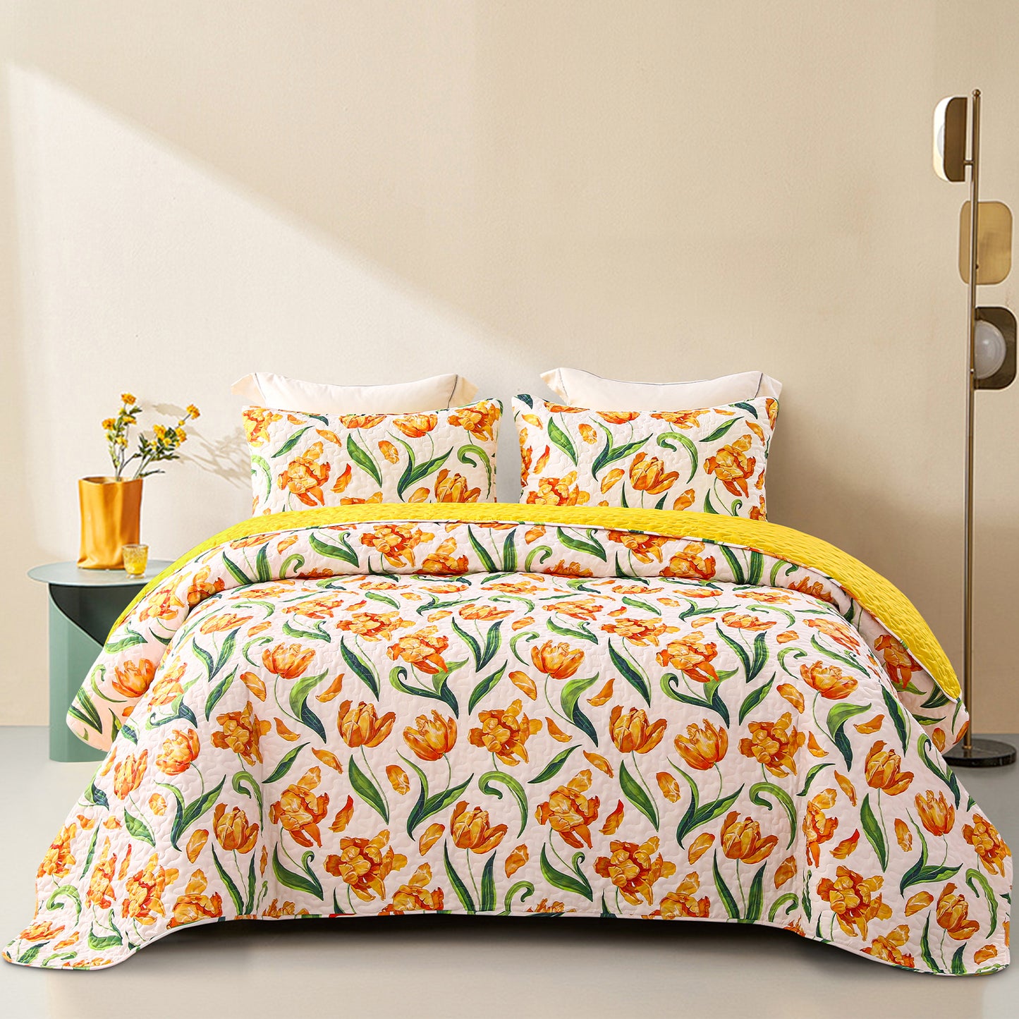 Exclusivo Mezcla Floral Quilt Set King Size, 3-Piece Reversible Quilt Bedding Set with Botanical Yellow Flower Pattern (2 Pillow Shams), Lightweight and Soft Bedspread Coverlets